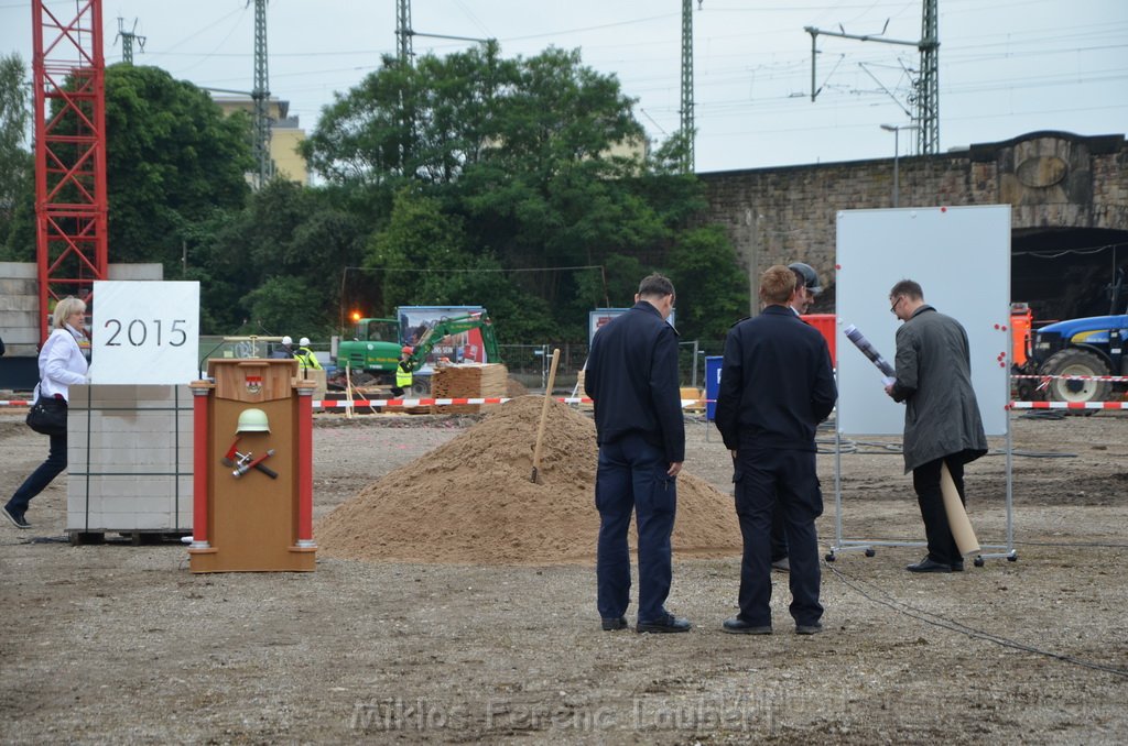 Erster Spatenstich Neues Feuerwehrzentrum Koeln Kalk Gummersbacherstr P032.JPG - Miklos Laubert